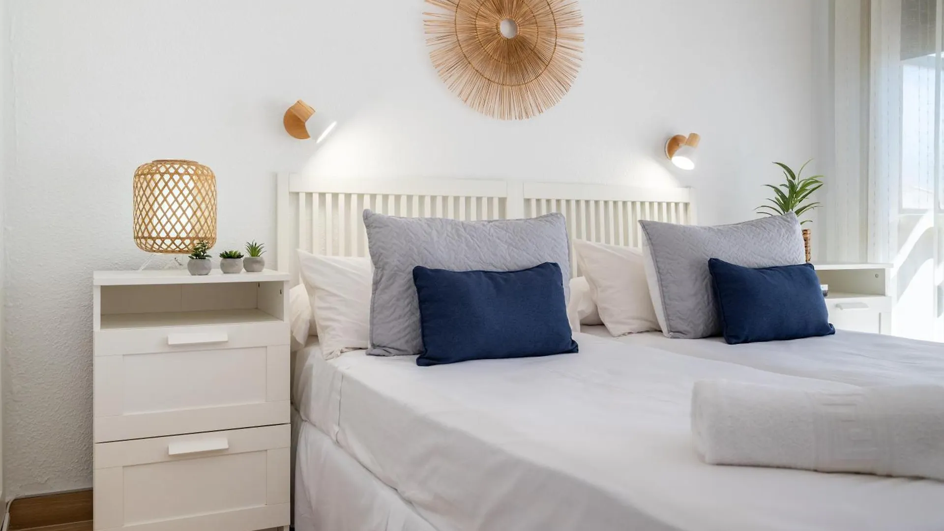 Apartment Oleholidays 1106 Romana Playa Primera Linea Playa Marbella Spain